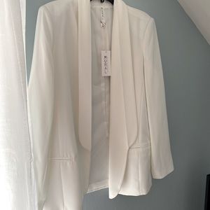 Mural open front boyfriend blazer. New with tags.